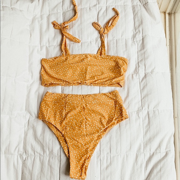 Yellow polka dot bikini 🌻 - Picture 2 of 6